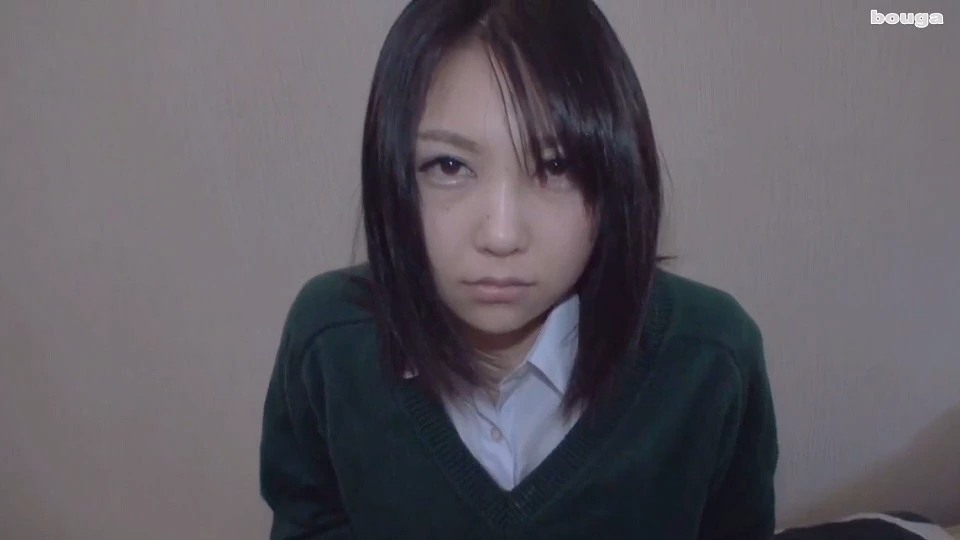 GiIRLS&BOUGA  真っ白な肌と猫みたいな瞳が忘我に潤む訳ありJK初めての体験にパイパンまんこがヌルヌルとなりザーメンを求める若い本能露出ドキュメント